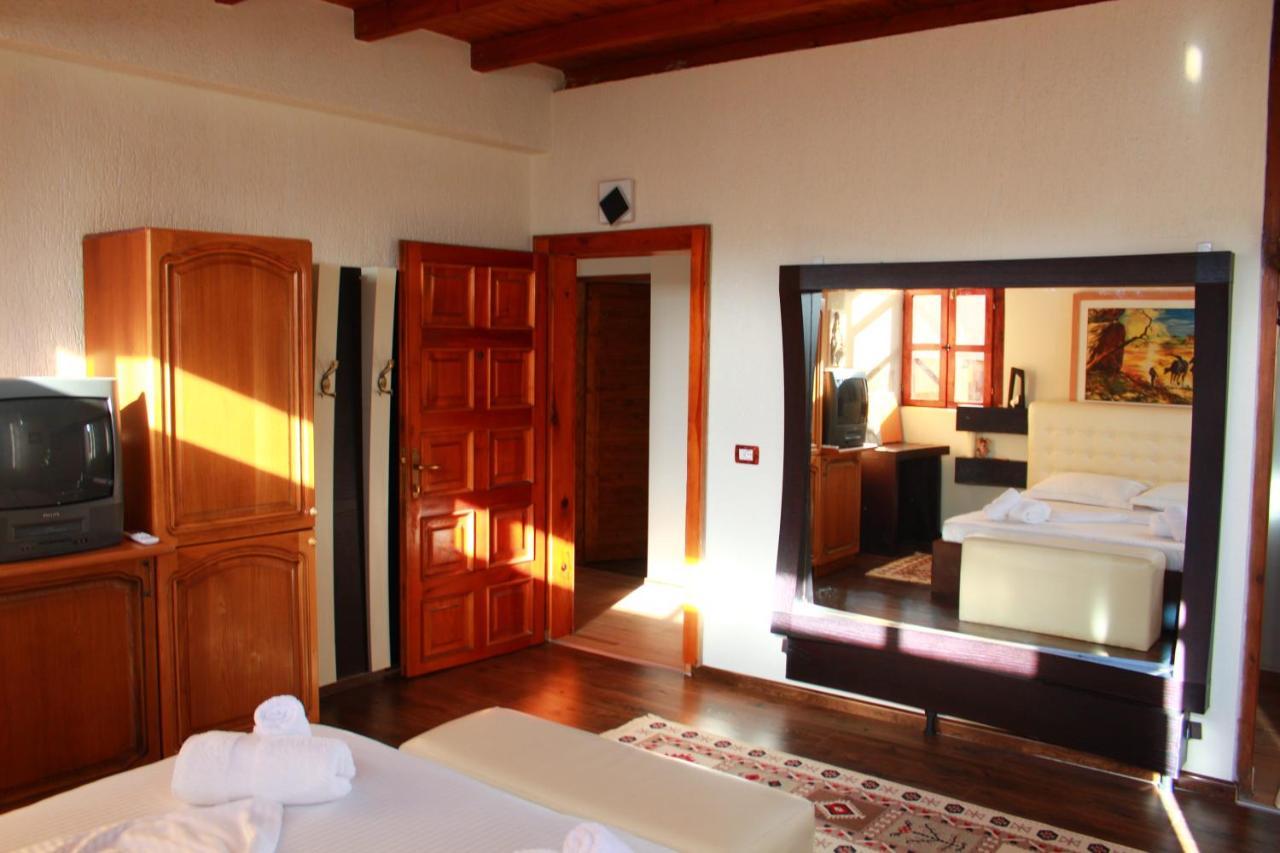 Bed and Breakfast 2 Kitarat Bb Vlorë Exterior foto