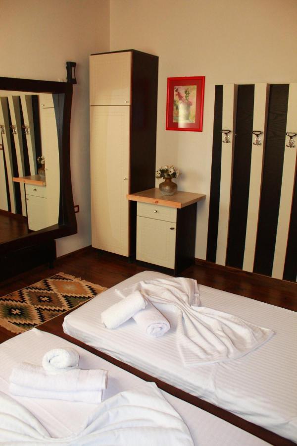 Bed and Breakfast 2 Kitarat Bb Vlorë Exterior foto