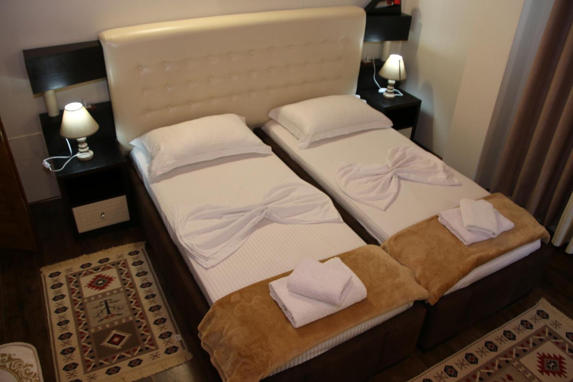 Bed and Breakfast 2 Kitarat Bb Vlorë Exterior foto