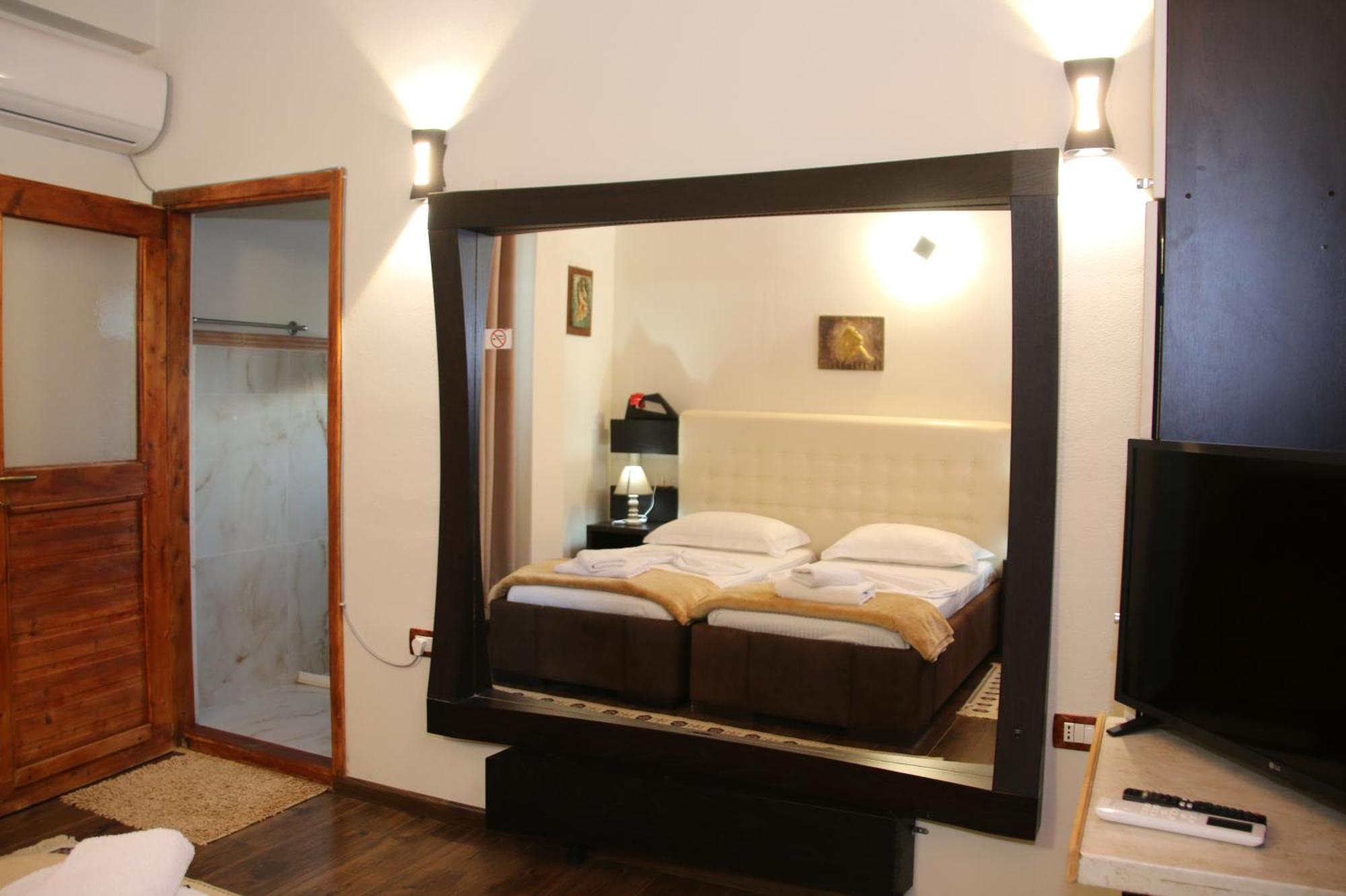Bed and Breakfast 2 Kitarat Bb Vlorë Exterior foto